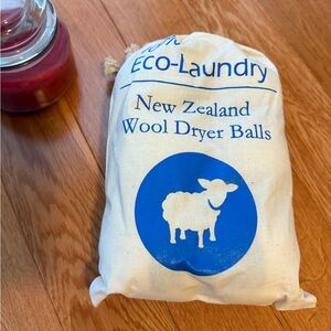 NWT New Zealand 100% Wool Dryer Balls 6 Pack